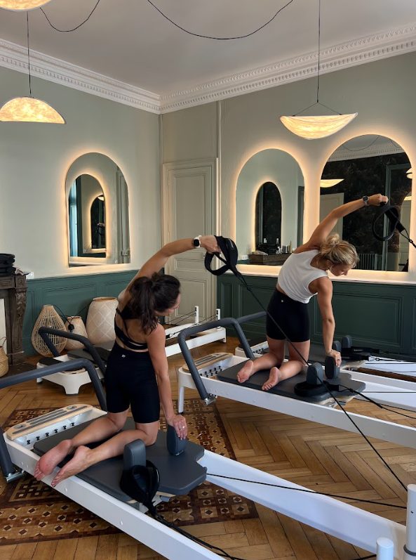 Photo d'un cours de Pilates Reformer Chez June à Nantes.