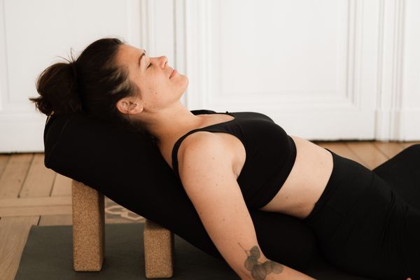 yoga doux Posture de yoga doux yin yoga