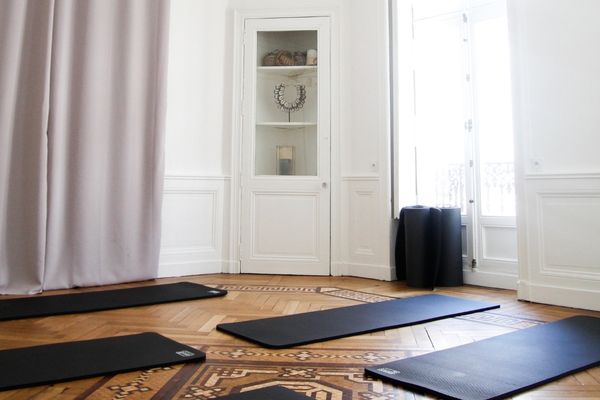 Salle de Pilates Photo d'une salle de cours de pilates chez June à Nantes