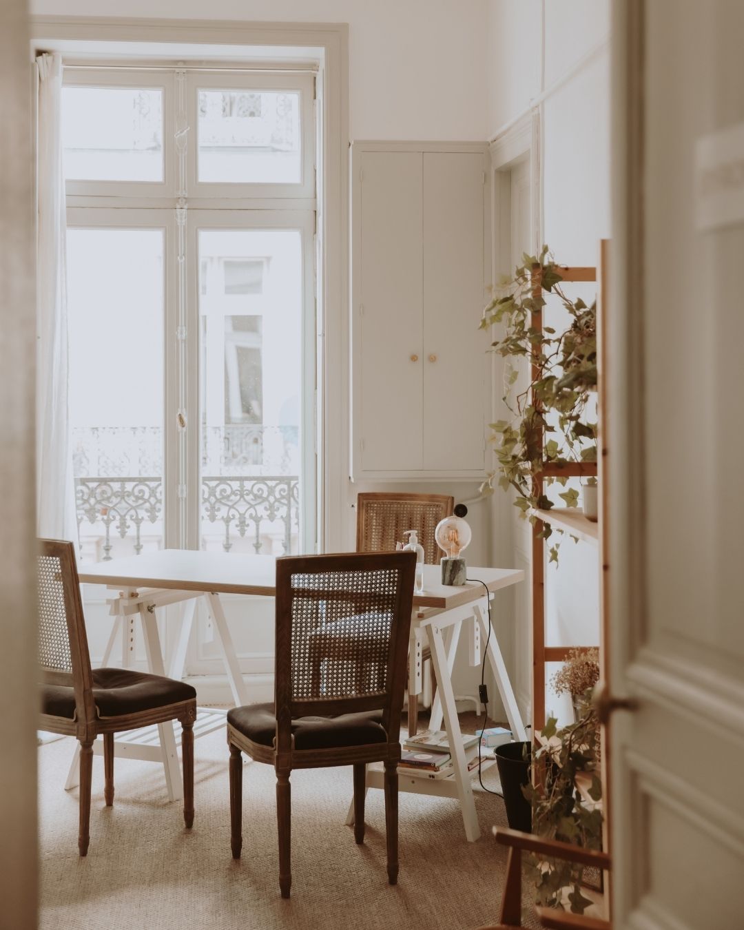 Bureau BYRON BAY disponible à la location chez June à Nantes