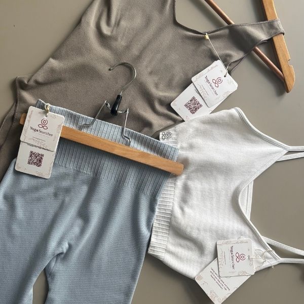 home_boutique Tenues de yoga Yoga Searcher de la boutique Chez June